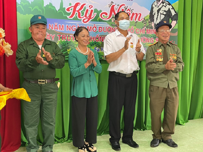 gap mat ky niem 63 nam ngay mo duong HCM 2